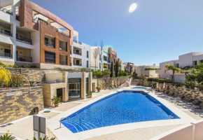 ViVi Homes - Elisa Pool, Gym & Sea View